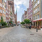 Maya's 37 - Piwna Apartman *