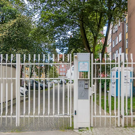 Maya's Flats & 37 - Piwna Apartamento