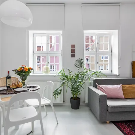 Maya's Flats & 37 - Piwna