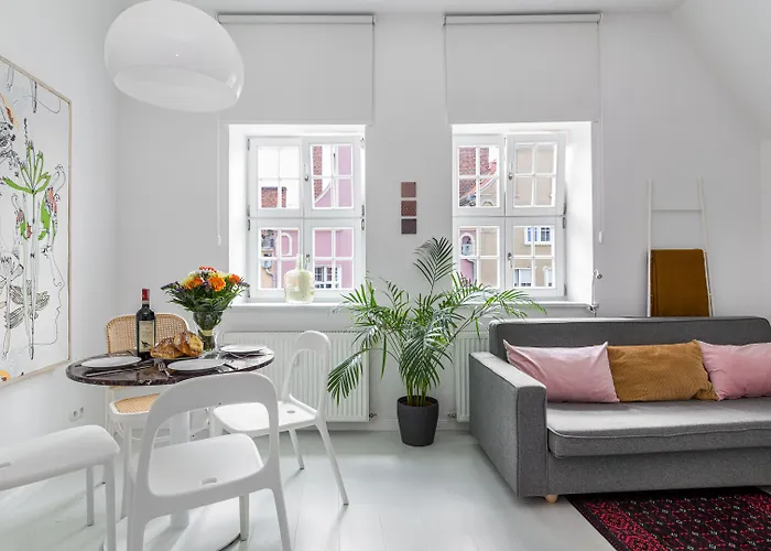 Maya's Flats & 37 - Piwna