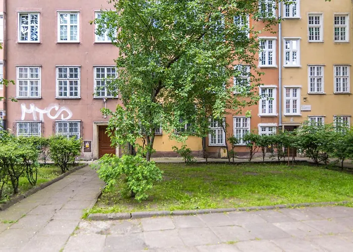 Maya's Flats & 37 - Piwna