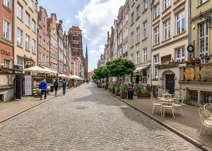 Maya's Flats & 37 - Piwna *